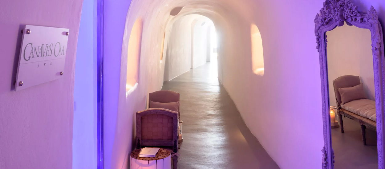 Canaves-Oia-Spa-carousel-1